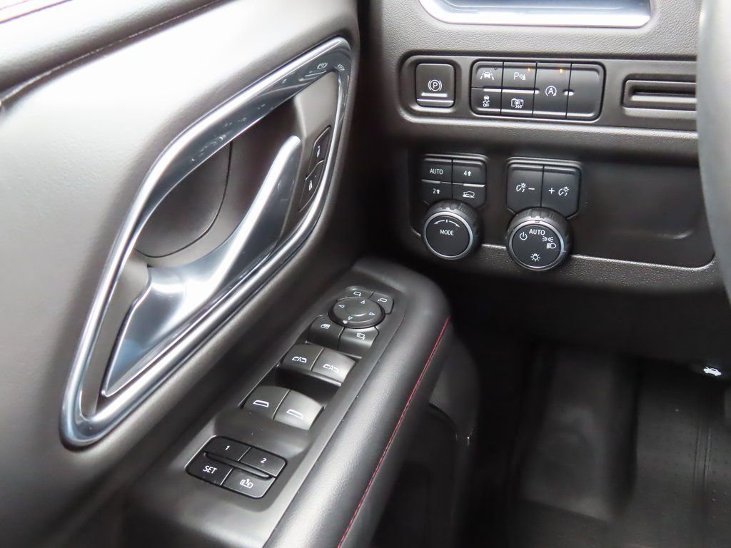 Certified 2023 Chevrolet Suburban RST w/ Luxury Package image 12