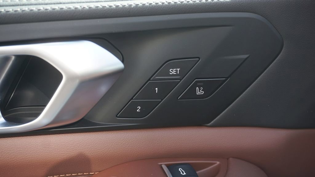 New 2026 BMW X5 xDrive50e image 11