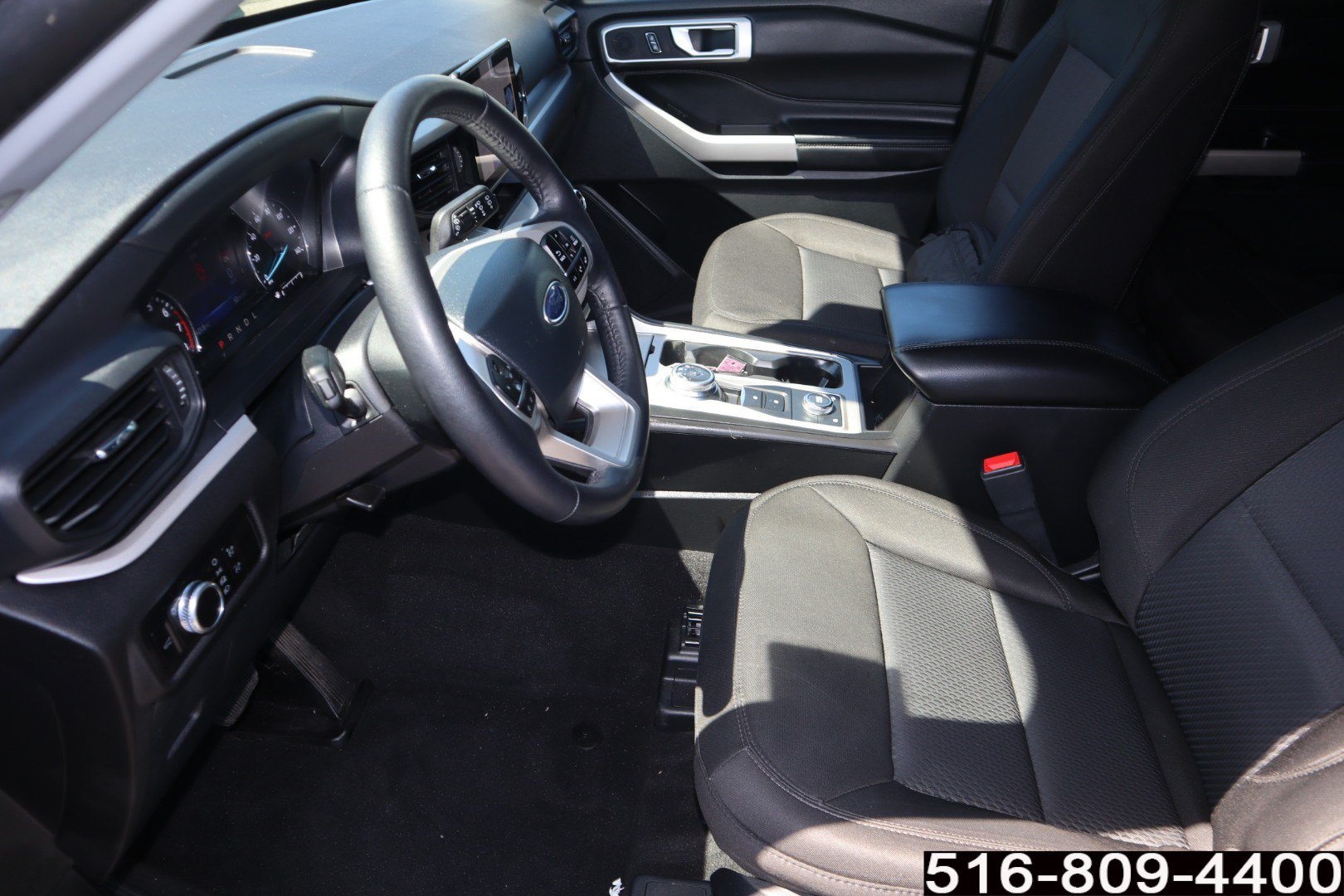 Used 2023 Ford Explorer XLT AWD/4WD image 14