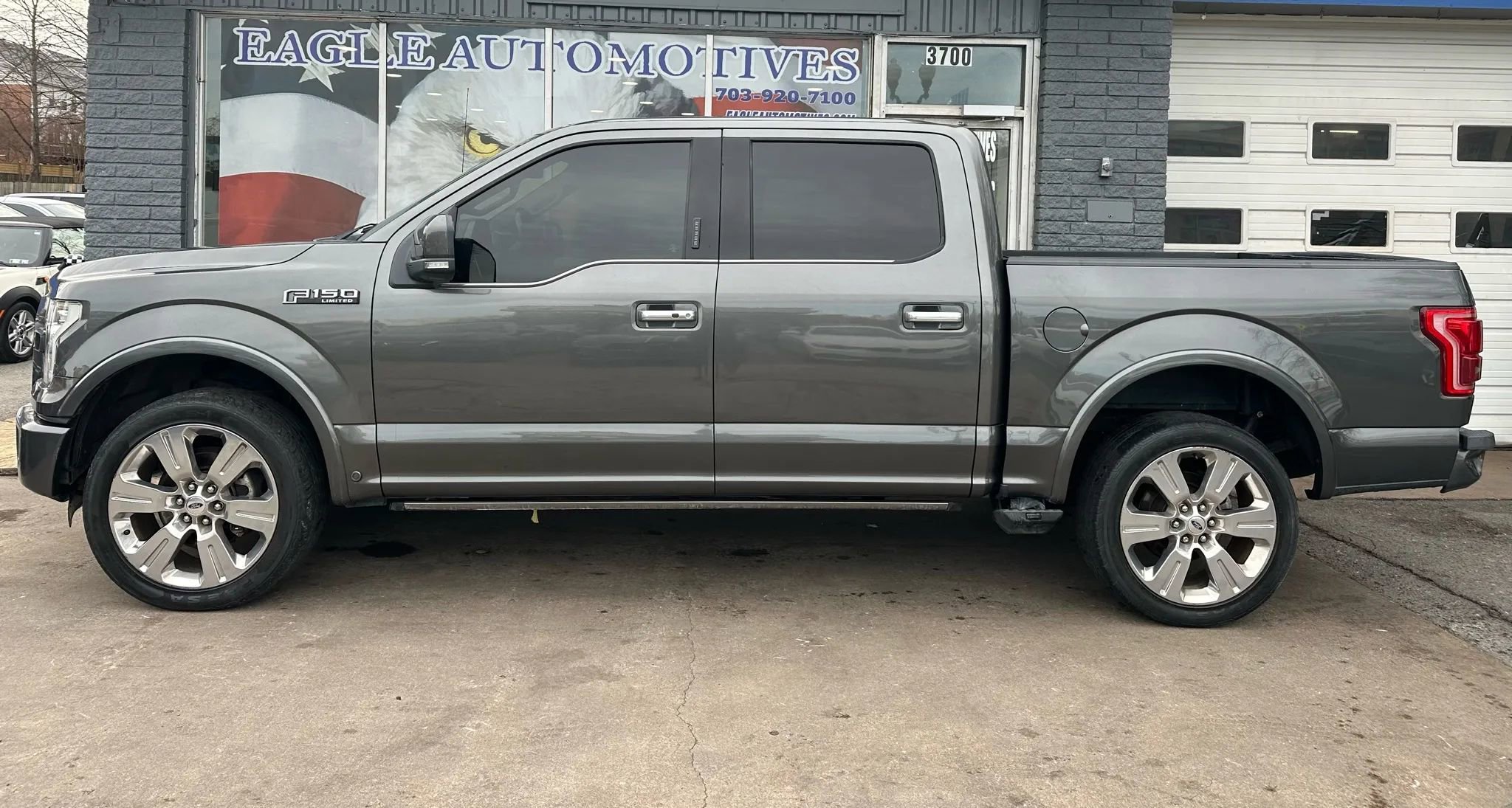 Used 2016 Ford F150 Limited w/ Trailer Tow Package image 6