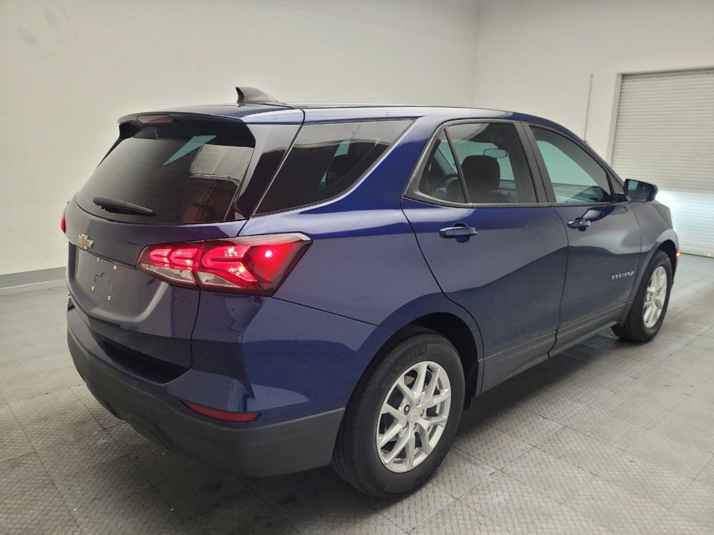 Used 2022 Chevrolet Equinox LS image 9