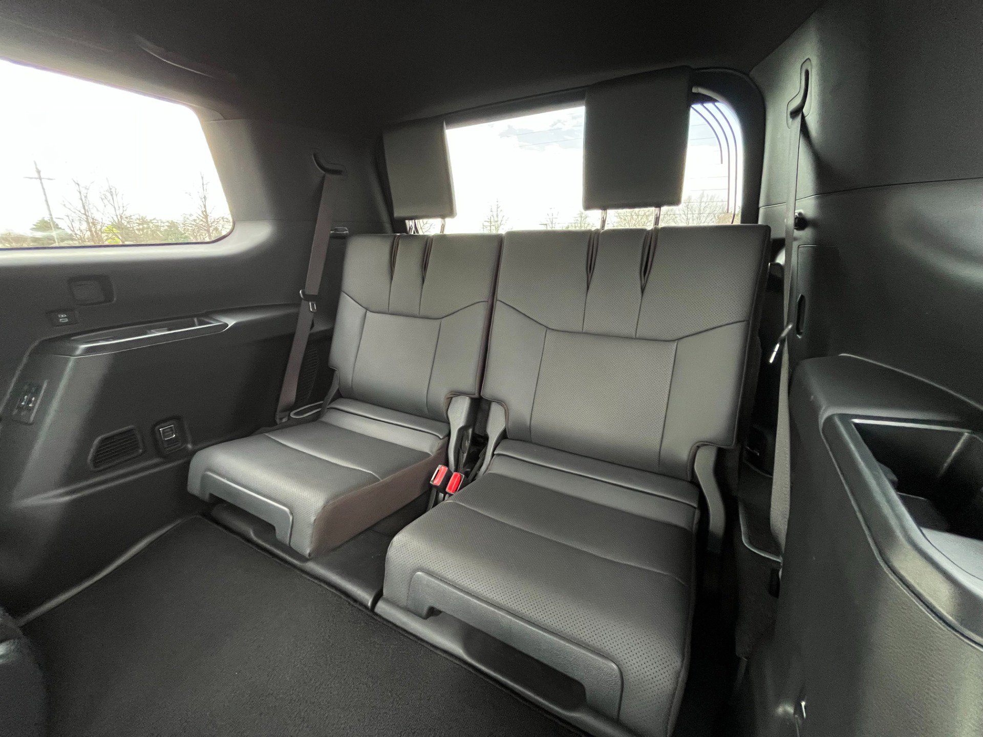 Used 2024 Lexus GX 550 w/ Accessory Package (Z1) image 41