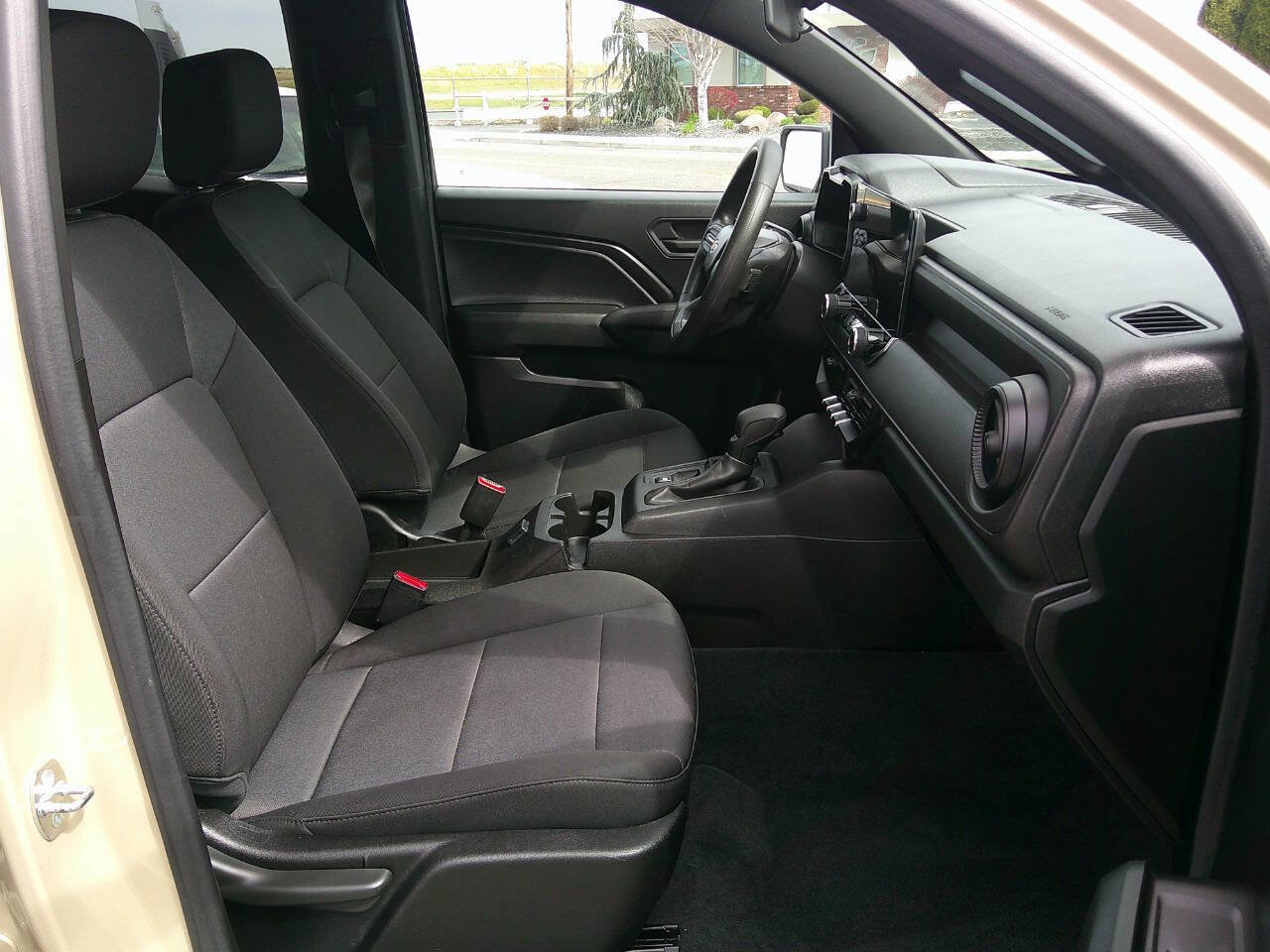 Used 2023 Chevrolet Colorado W/T RWD image 16
