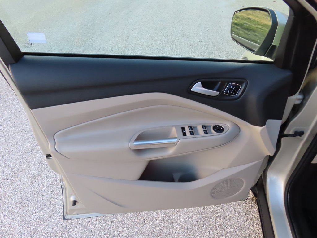 Used 2018 Ford Escape Titanium w/ Ford Safe & Smart Package image 27