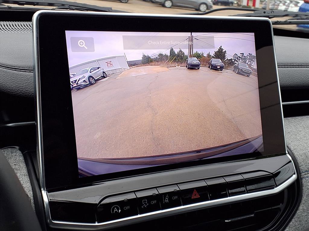 Used 2024 Jeep Compass Latitude image 5