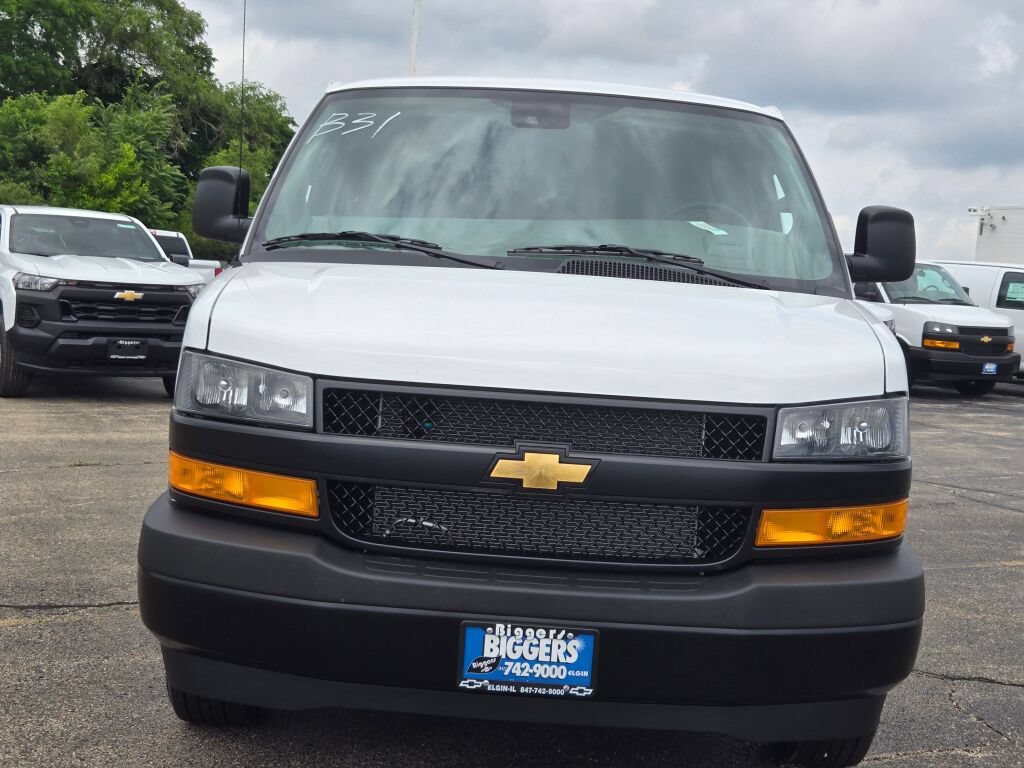 New 2026 Chevrolet Express 2500 Extended w/ Driver Convenience Package RWD image 2