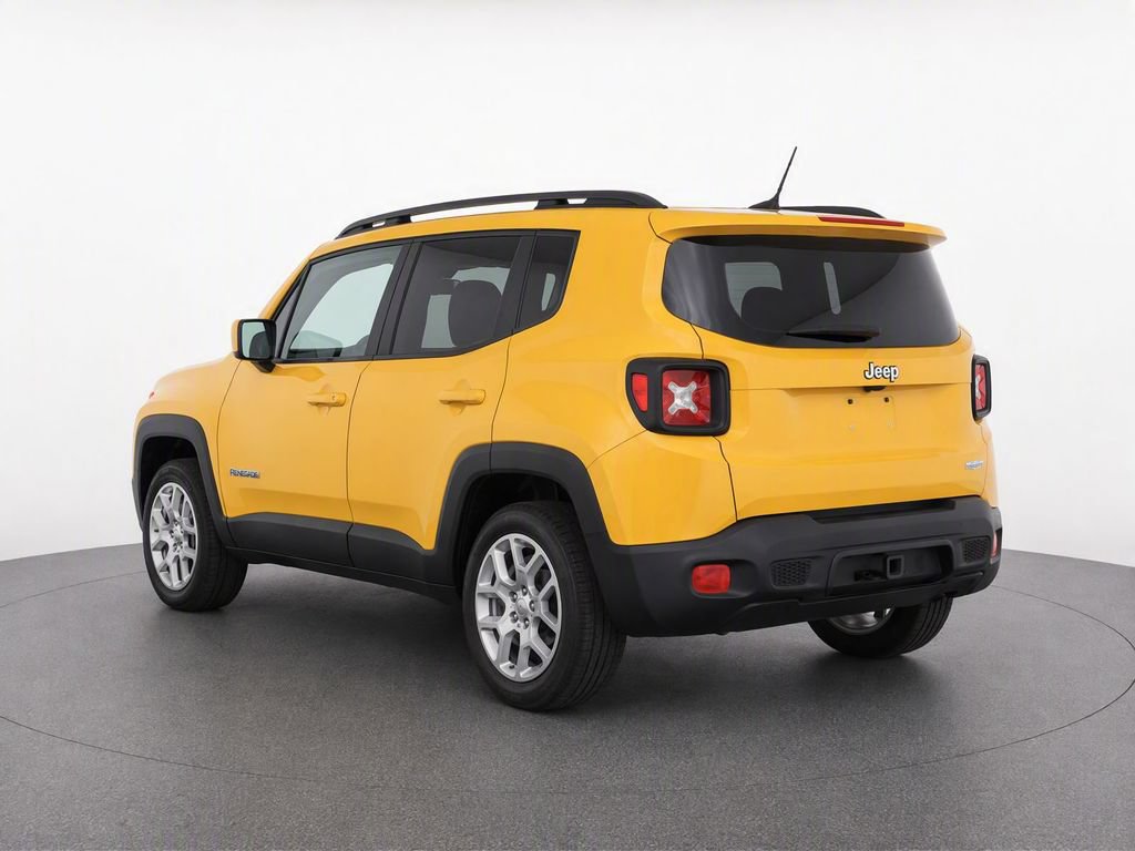 Used 2015 Jeep Renegade Latitude FWD image 3