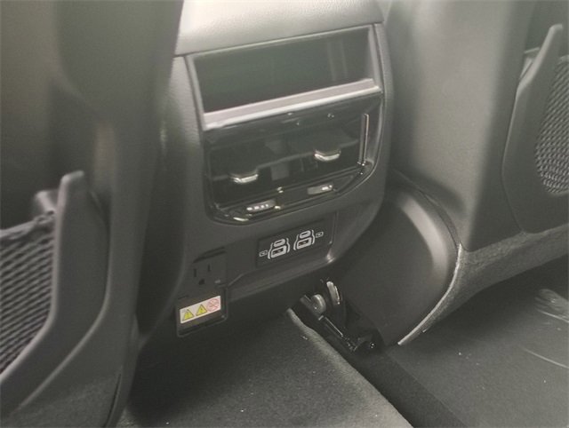 New 2025 Jeep Grand Cherokee Altitude image 32