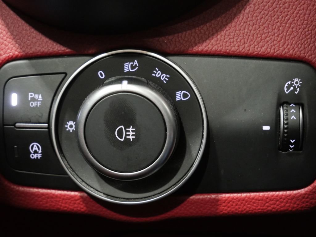 Used 2020 Alfa Romeo Stelvio Sport w/ Cold Weather Package image 14