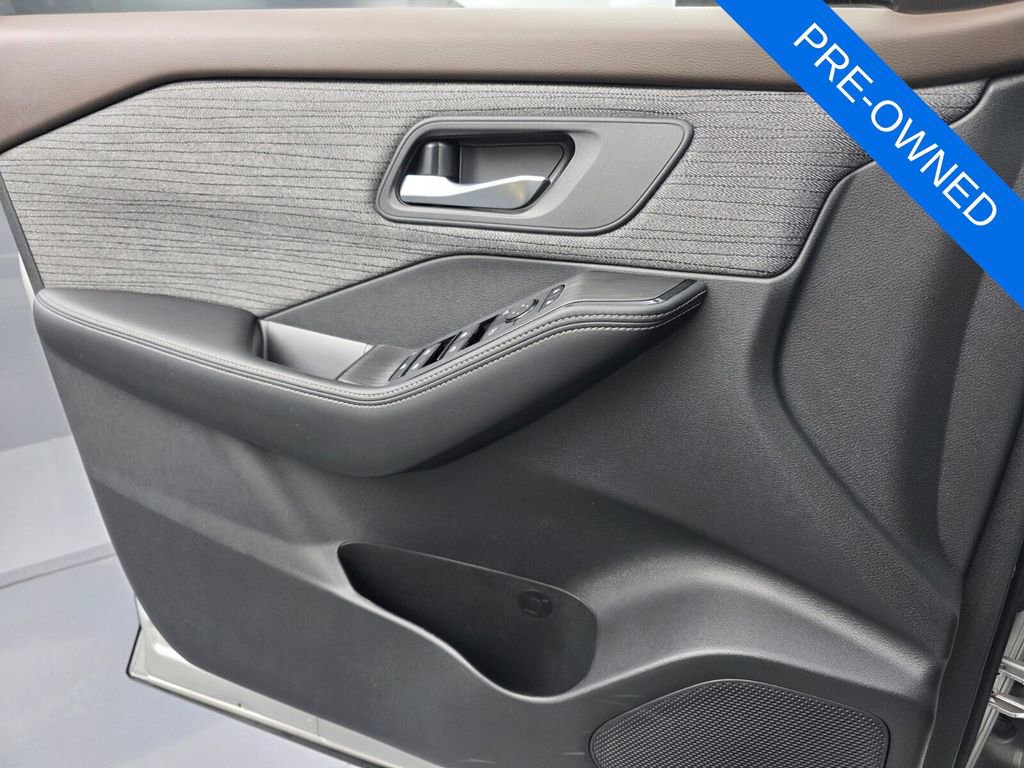 Used 2023 Nissan Rogue SV FWD image 23