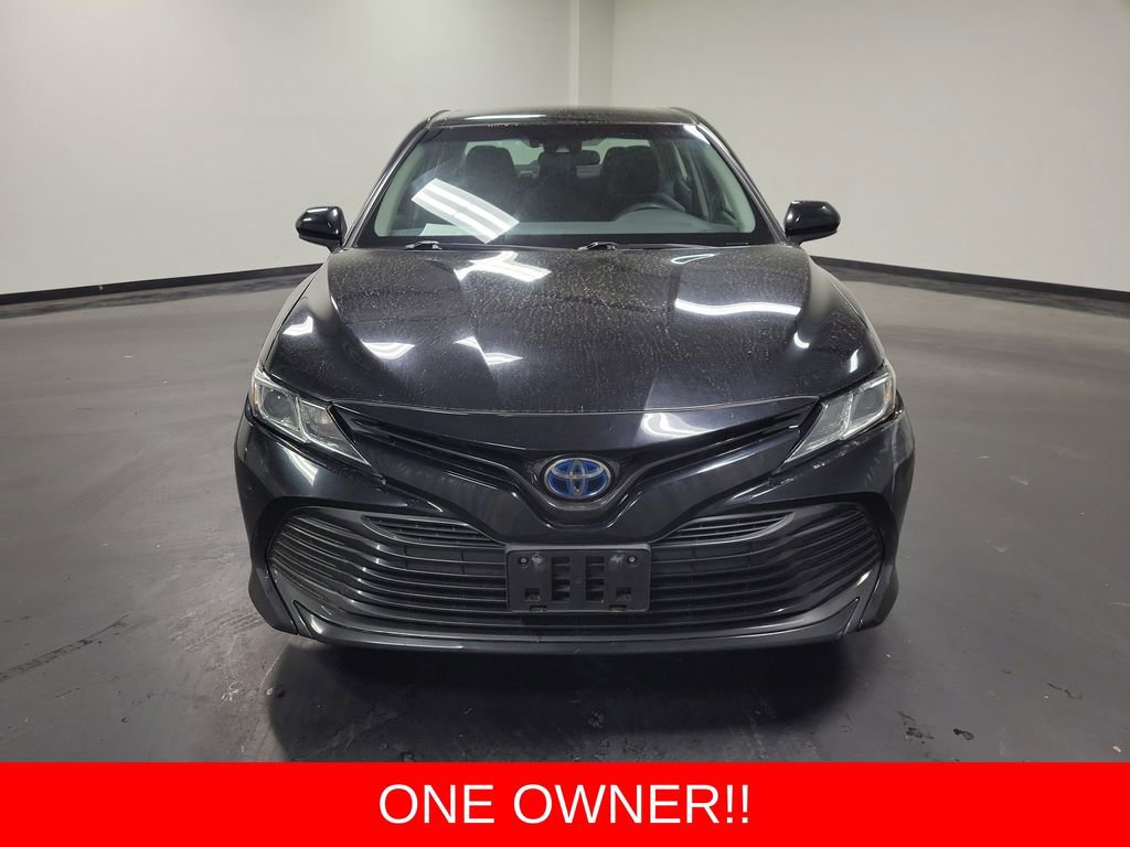 Used 2018 Toyota Camry LE image 2
