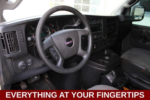 Used 2017 GMC Savana 2500 RWD image 2