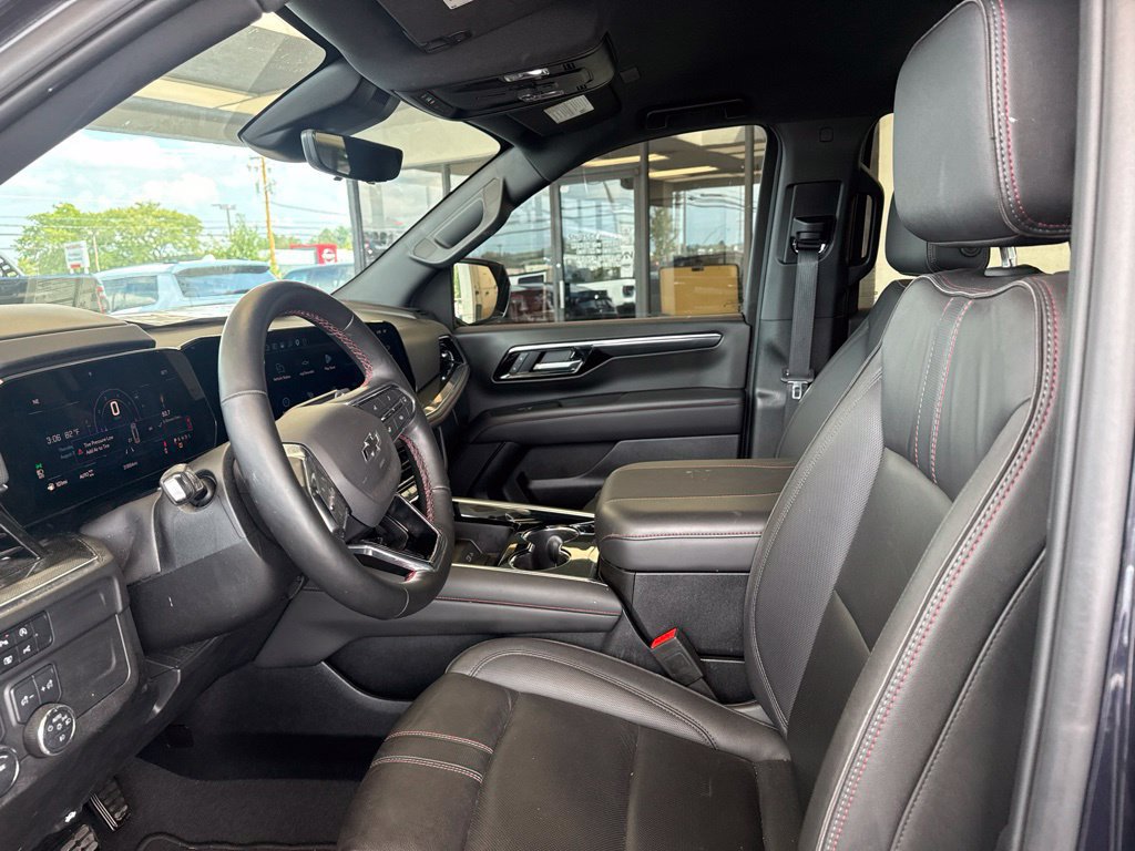 Used 2025 Chevrolet Tahoe RST w/ RST Performance Edition AWD/4WD image 12