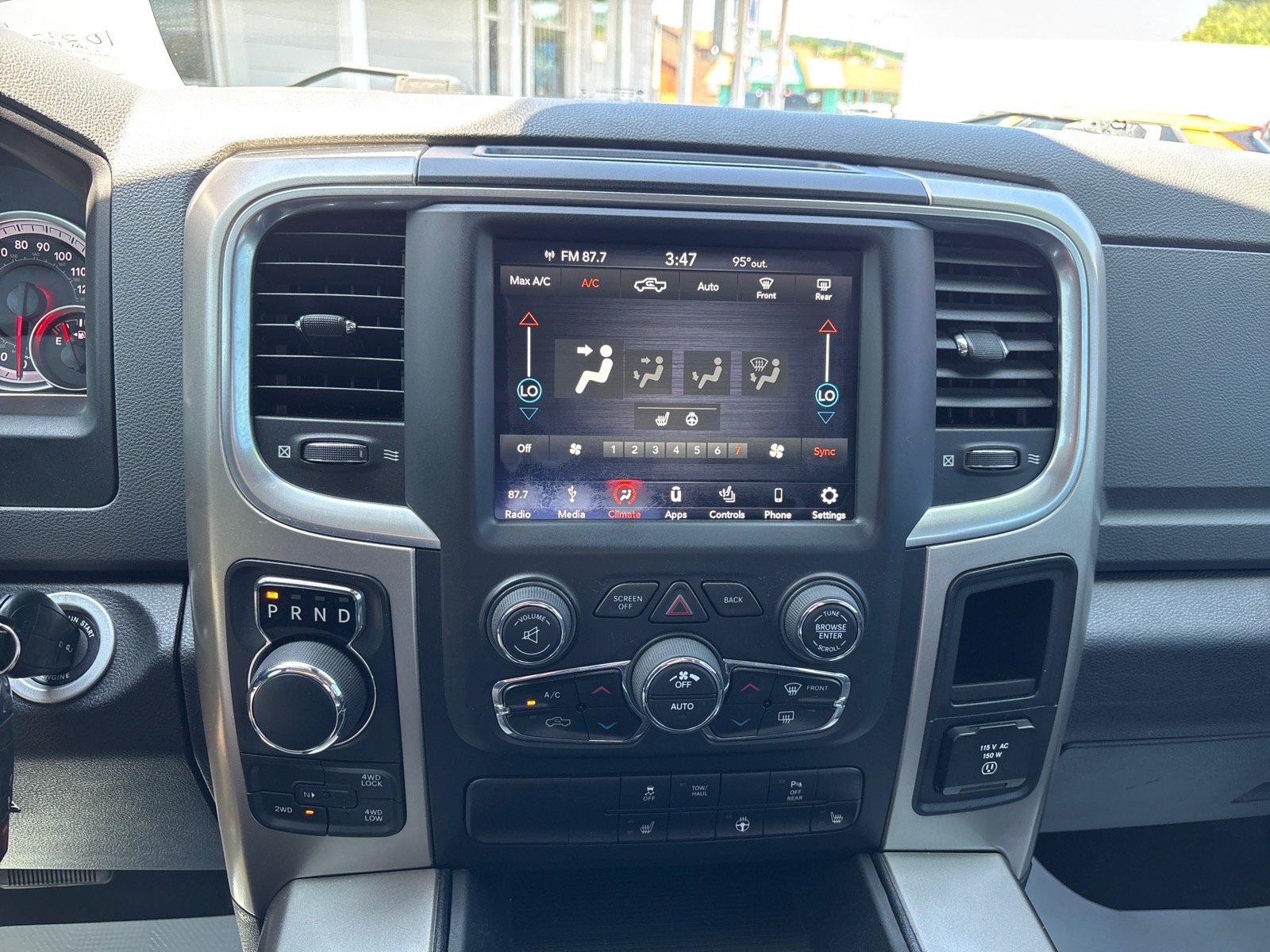 Used 2019 RAM 1500 Warlock AWD/4WD image 32