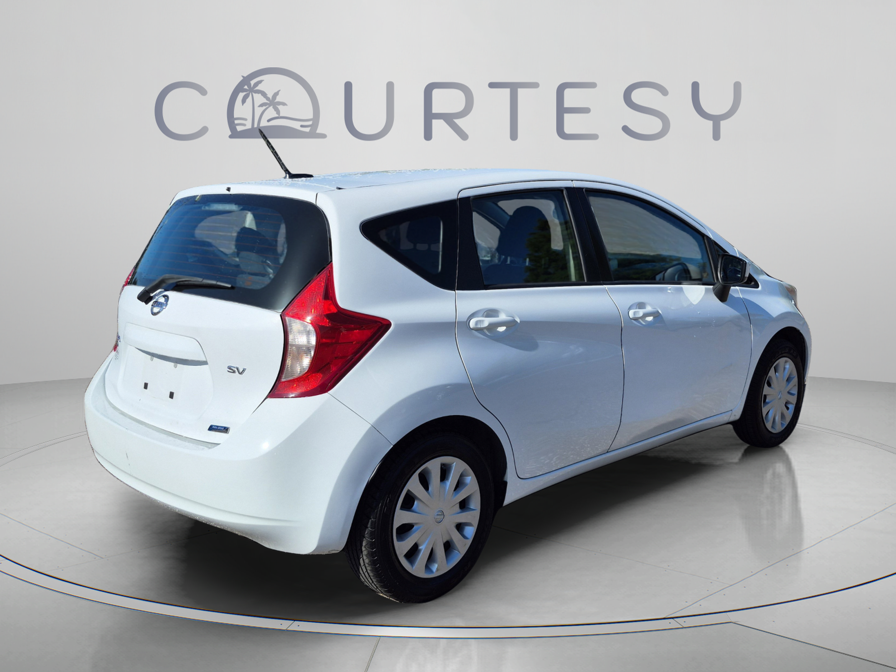 Used 2016 Nissan Versa Note SV FWD image 5