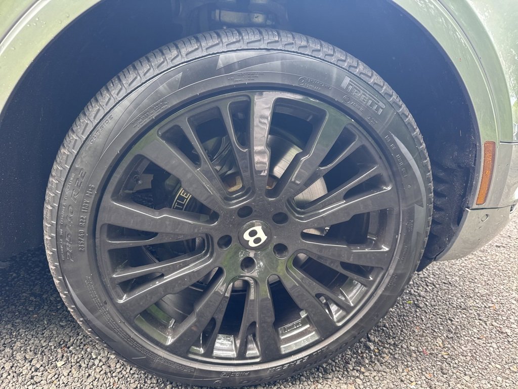 Used 2018 Bentley Bentayga Activity image 50