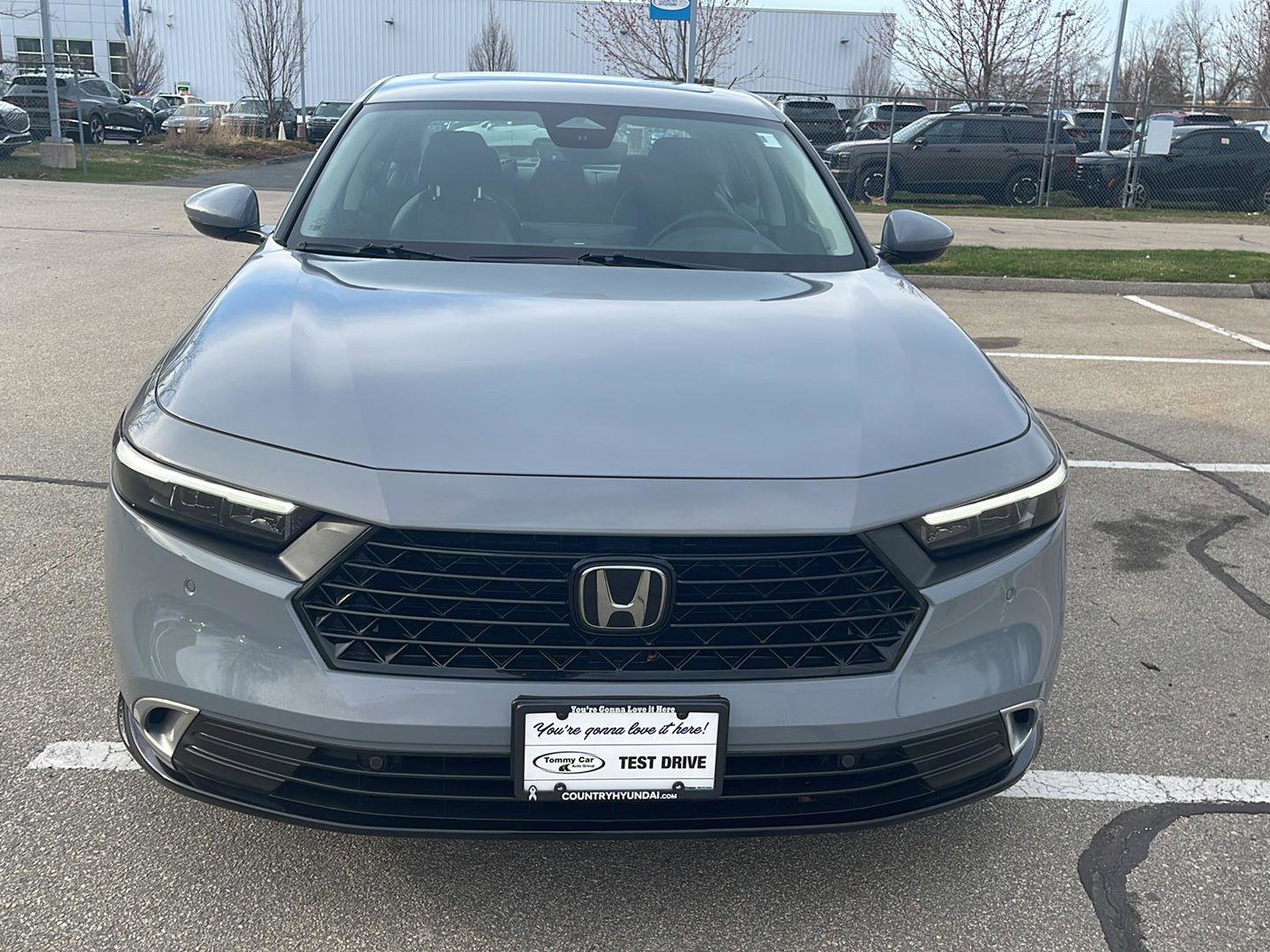 Used 2023 Honda Accord Touring image 2