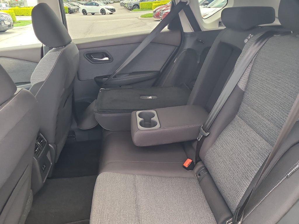 Certified 2021 Nissan Rogue SV FWD image 13