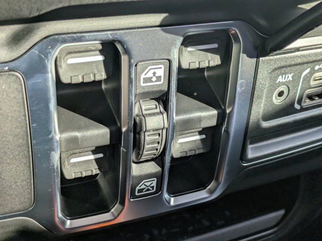 New 2025 Jeep Gladiator Sport image 20