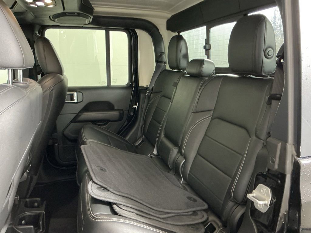 Used 2020 Jeep Gladiator Overland AWD/4WD image 25