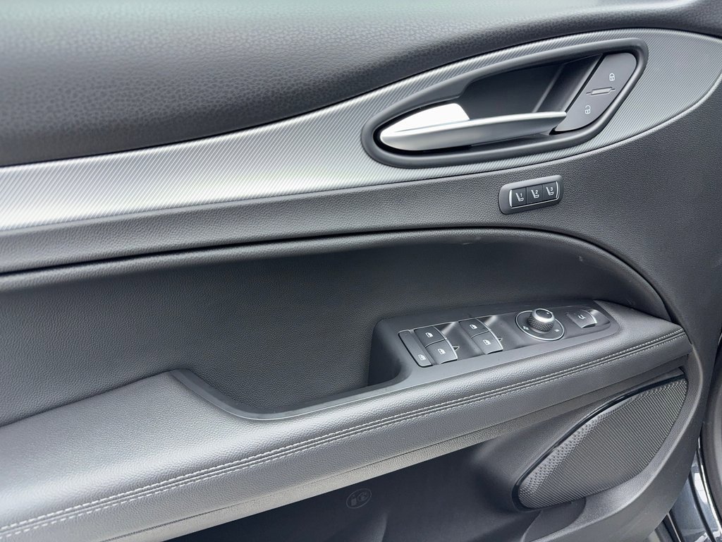 New 2025 Alfa Romeo Stelvio Sprint w/ Convenience Package image 33