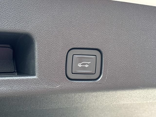 New 2026 Chevrolet Traverse LT w/ Driver Confidence Package FWD image 17