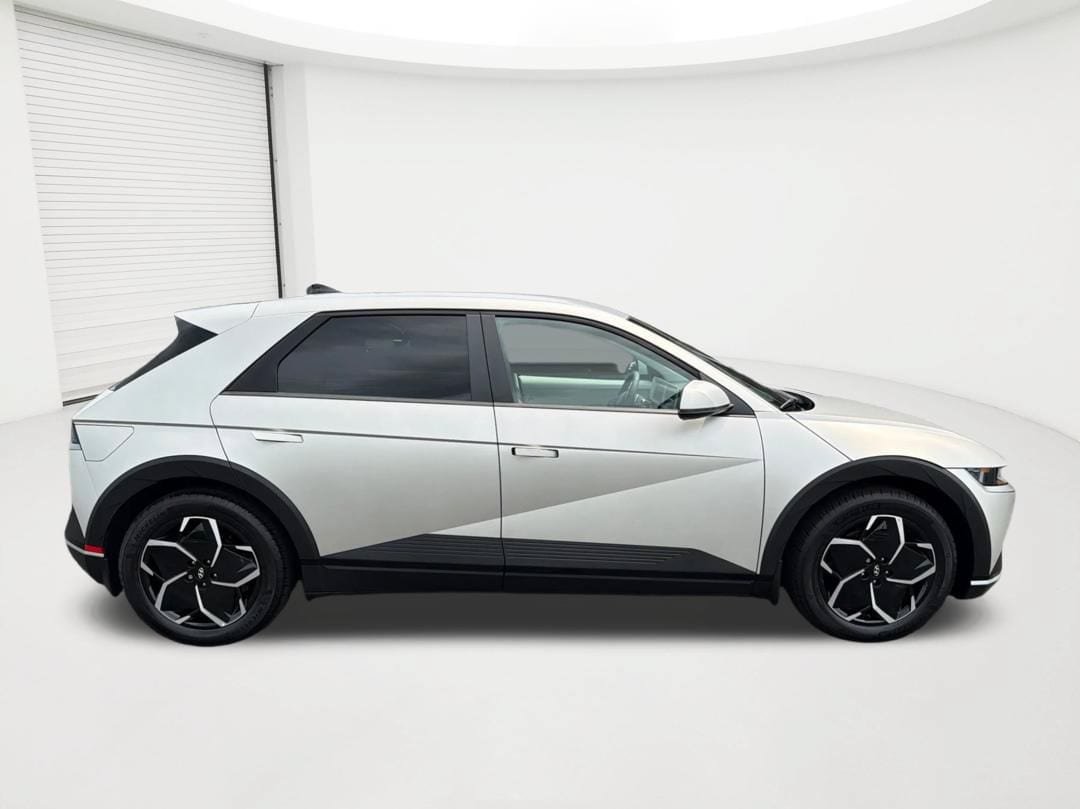 Certified 2024 Hyundai Ioniq 5 SEL AWD/4WD image 4