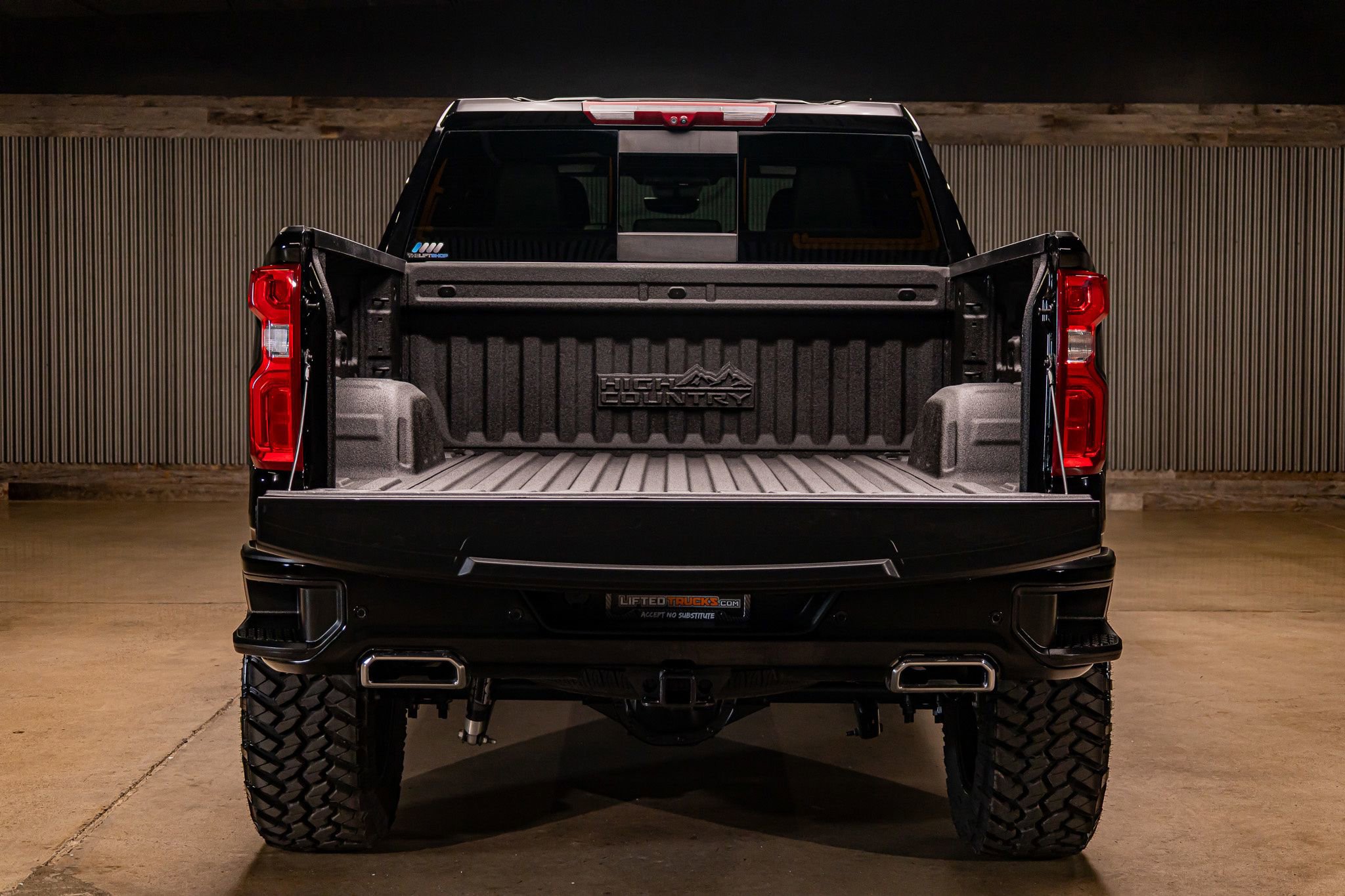 Used 2024 Chevrolet Silverado 1500 High Country w/ Technology Package image 9