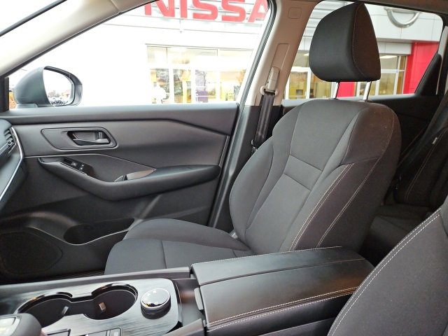 Used 2024 Nissan Rogue S image 26