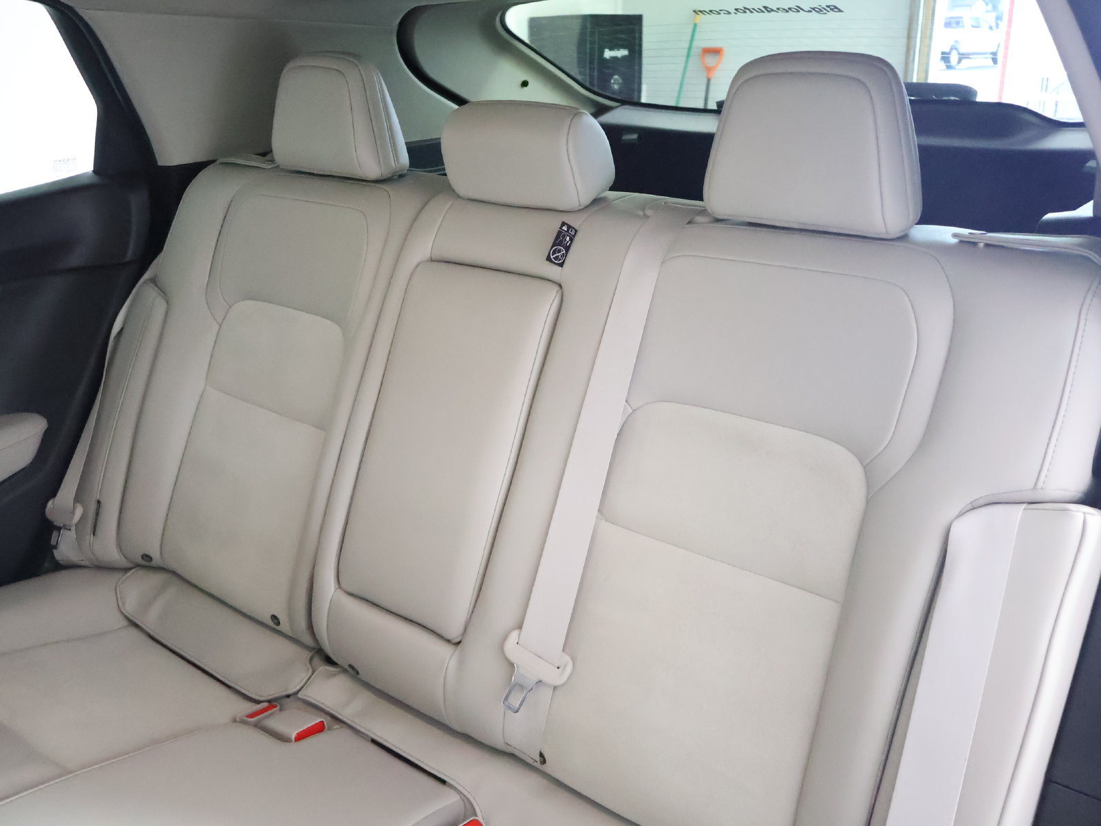 Used 2023 Nissan Ariya AWD image 36
