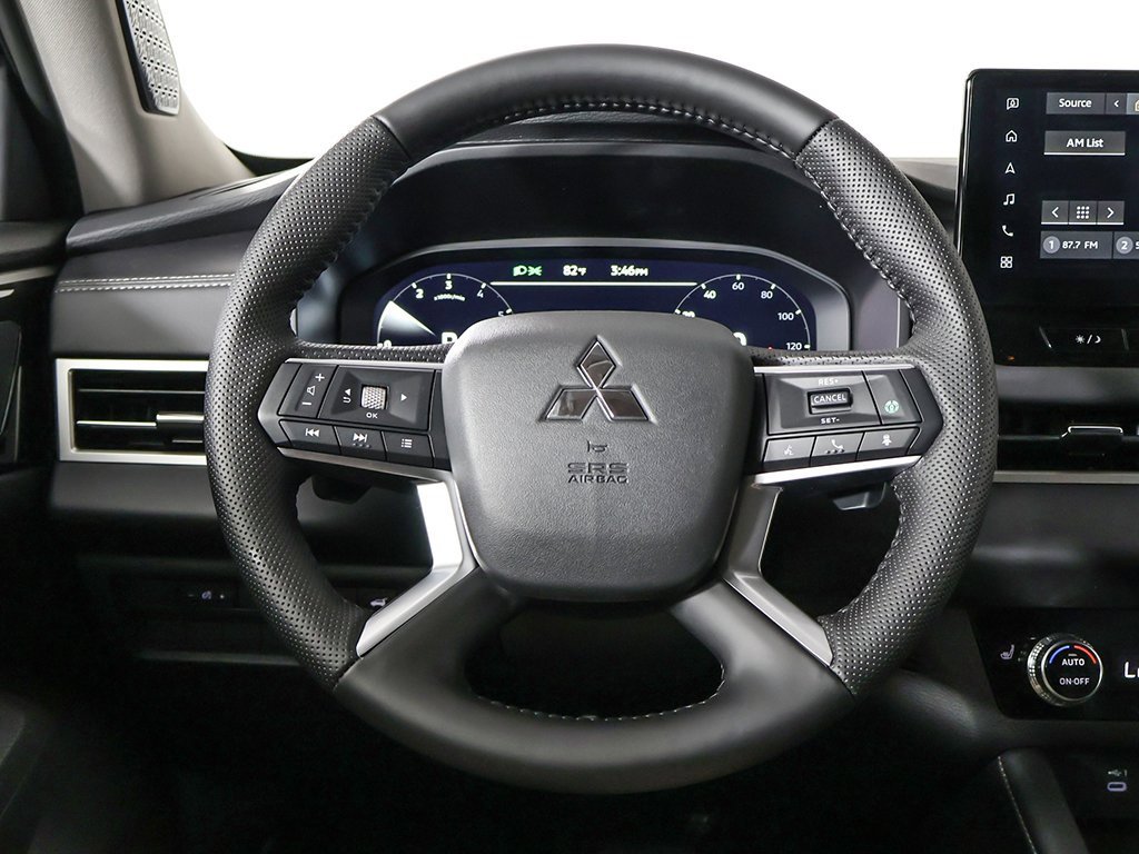 New 2025 Mitsubishi Outlander SE image 42