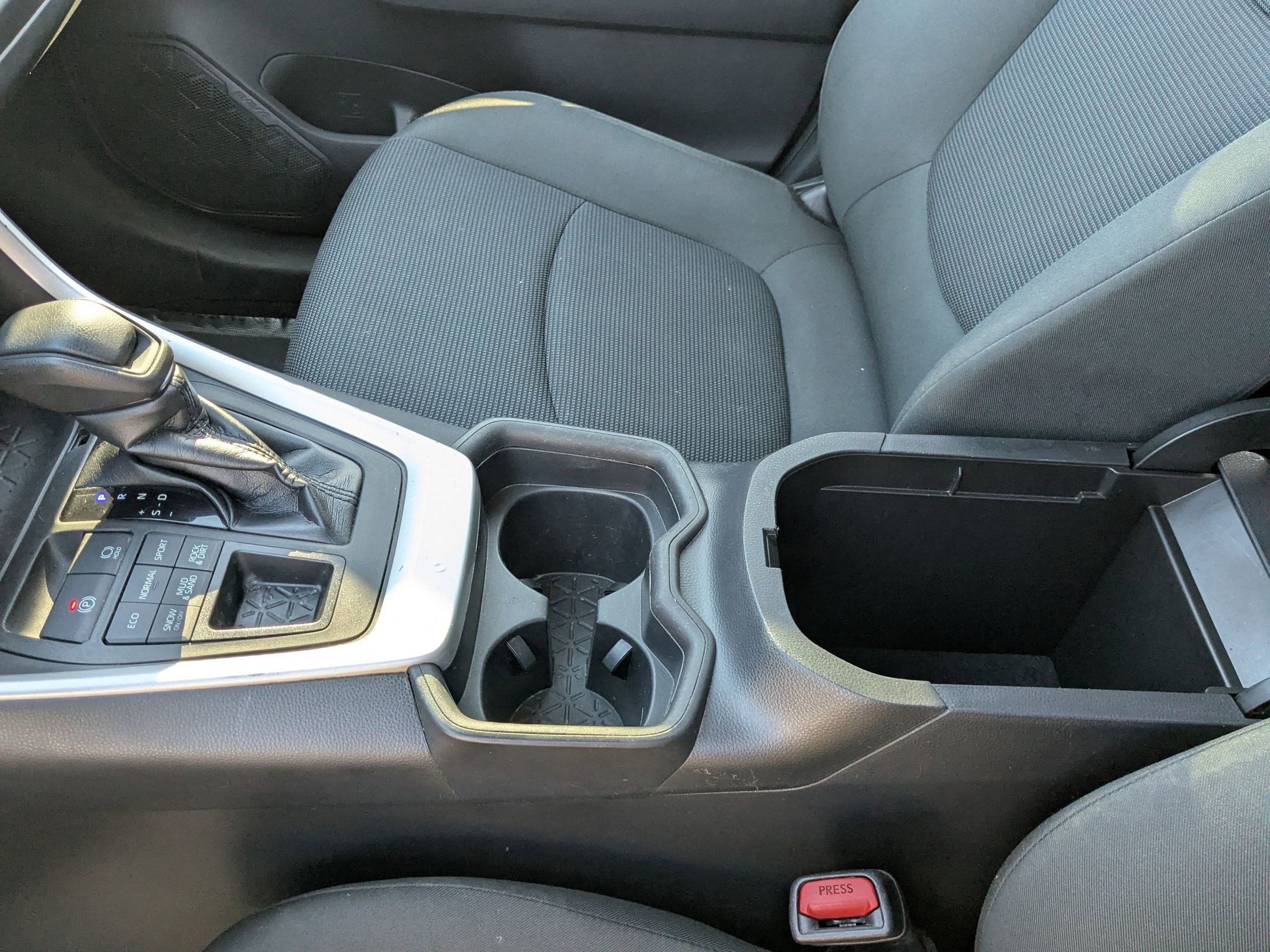 Used 2020 Toyota RAV4 LE w/ All Weather Liner Package image 26