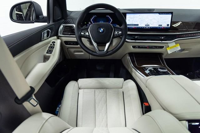New 2026 BMW X5 xDrive50e image 4