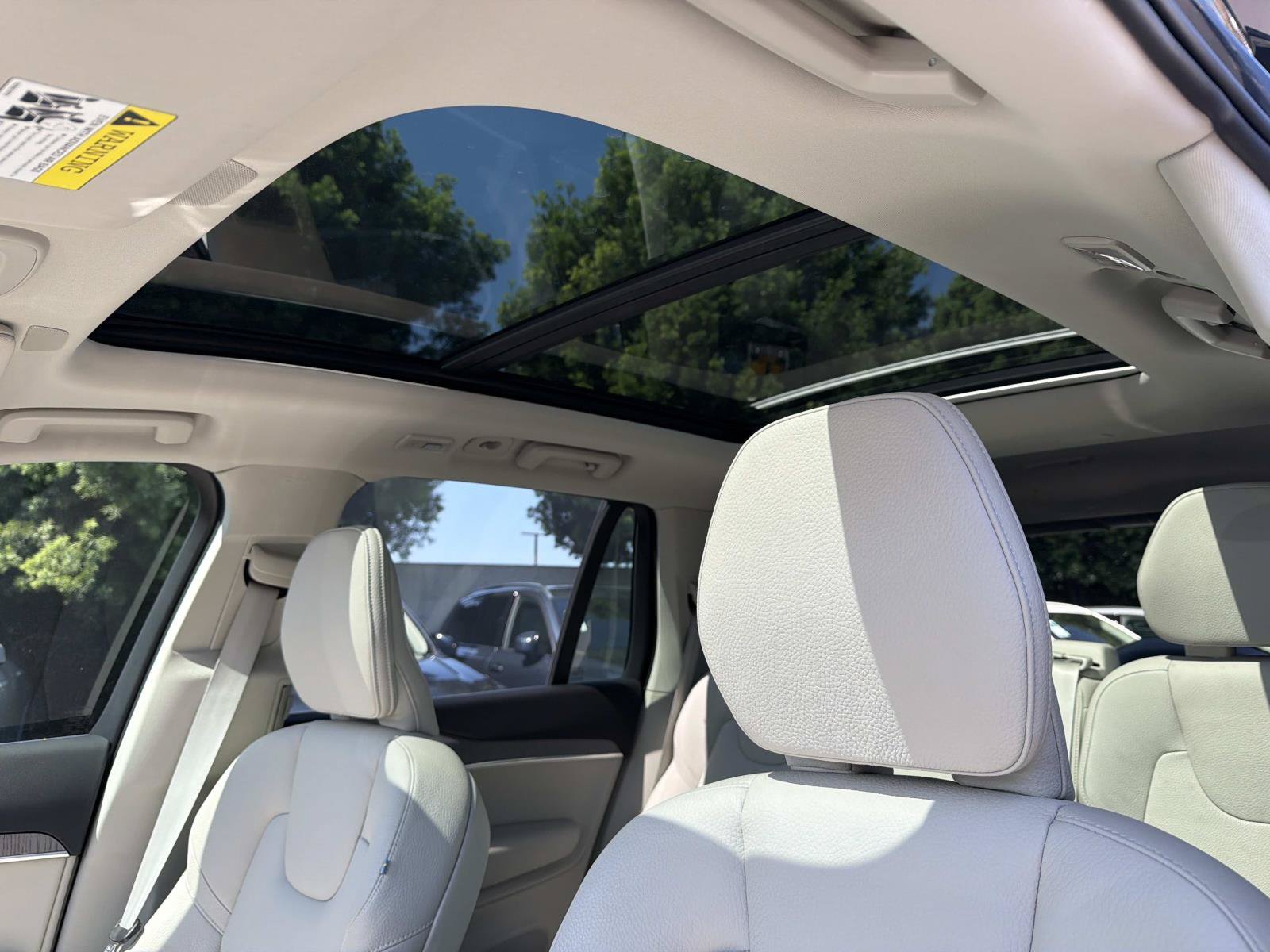 Certified 2025 Volvo XC90 T8 Plus w/ Protection Package Premier AWD/4WD image 35