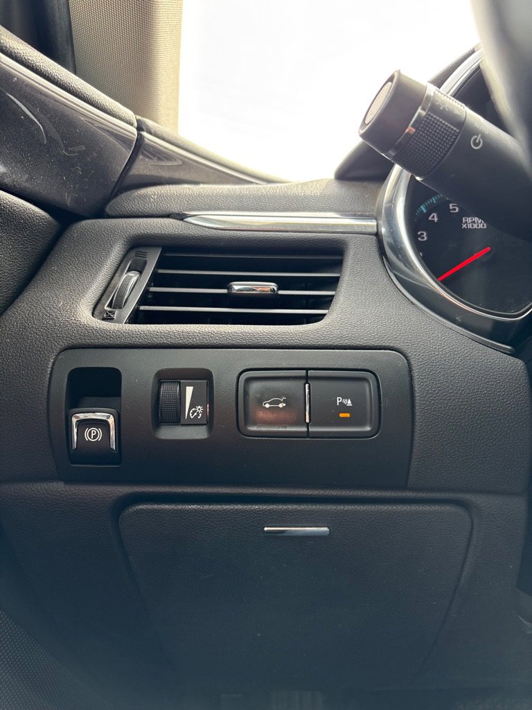 Used 2014 Chevrolet Impala LT w/ Convenience Package image 19