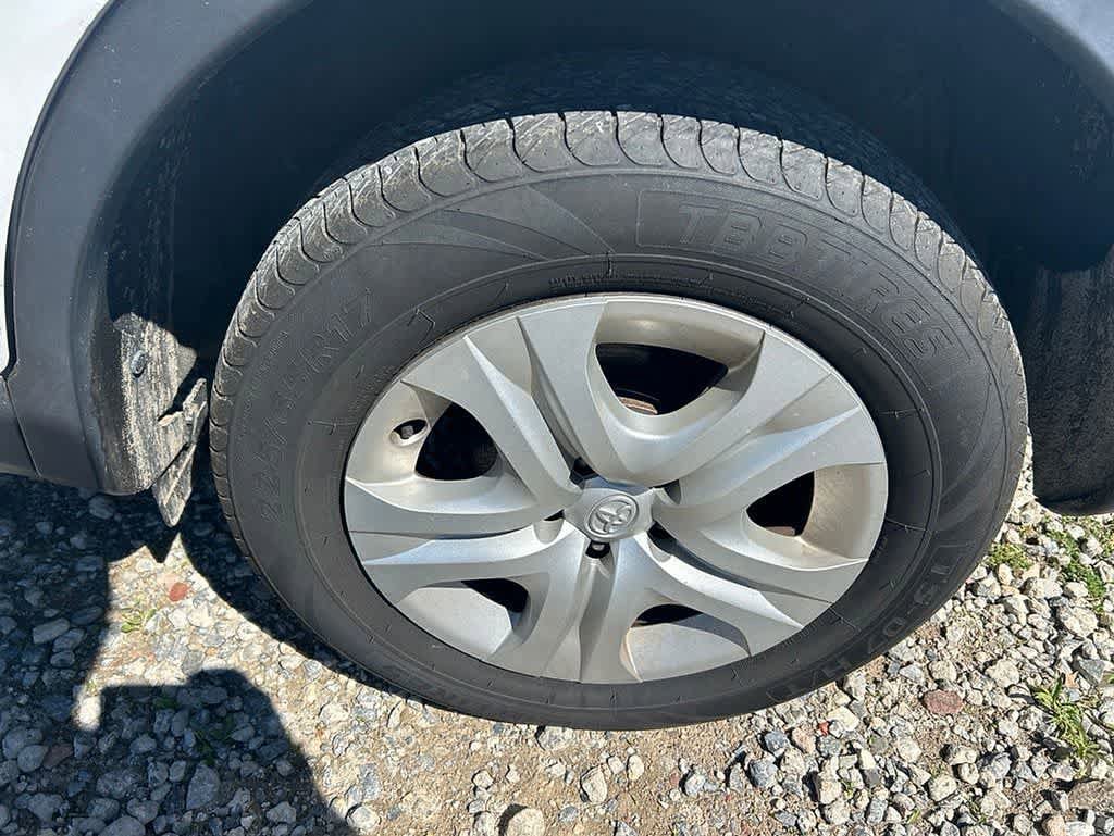 Used 2015 Toyota RAV4 LE AWD/4WD image 7