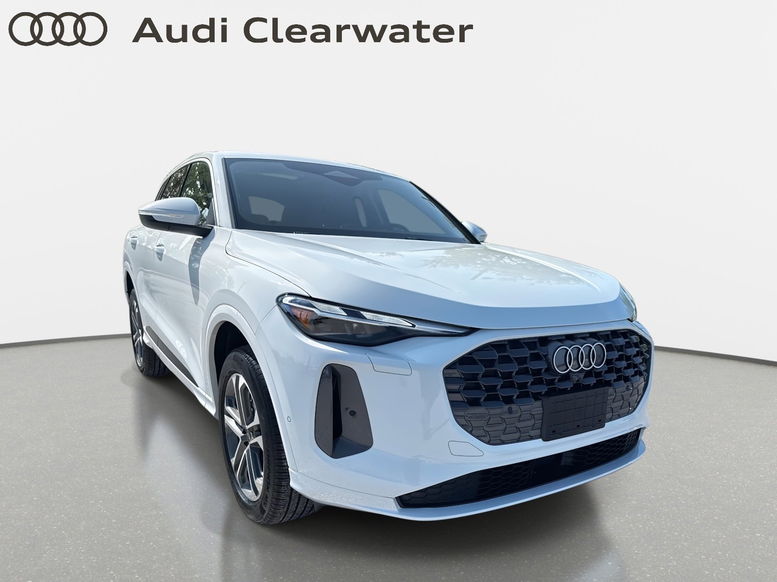 Used 2025 Audi Q5 Premium w/ Convenience Package image 8