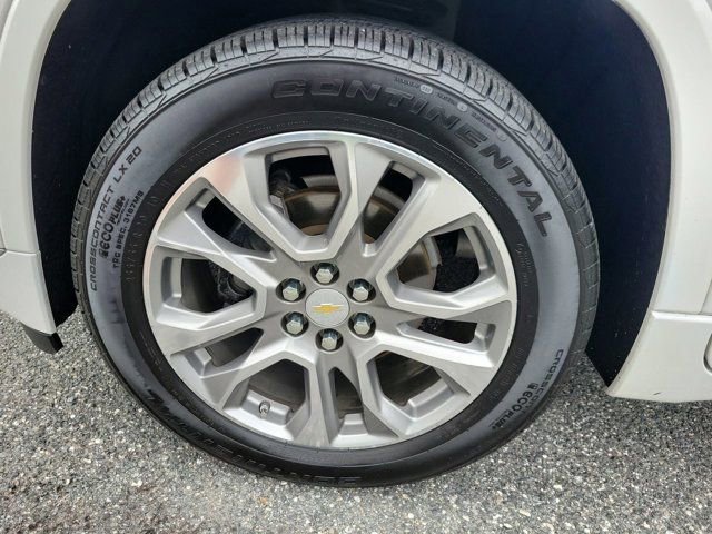 Used 2019 Chevrolet Traverse Premier w/ Driver Confidence II Package FWD image 17