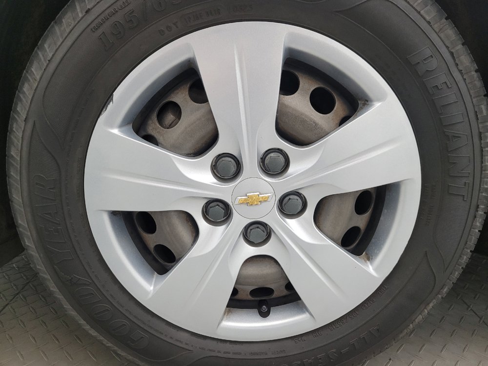 Used 2018 Chevrolet Cruze LS FWD image 31
