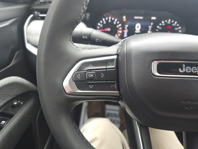 Used 2024 Jeep Compass Latitude w/ Sun and Sound Group AWD/4WD image 15