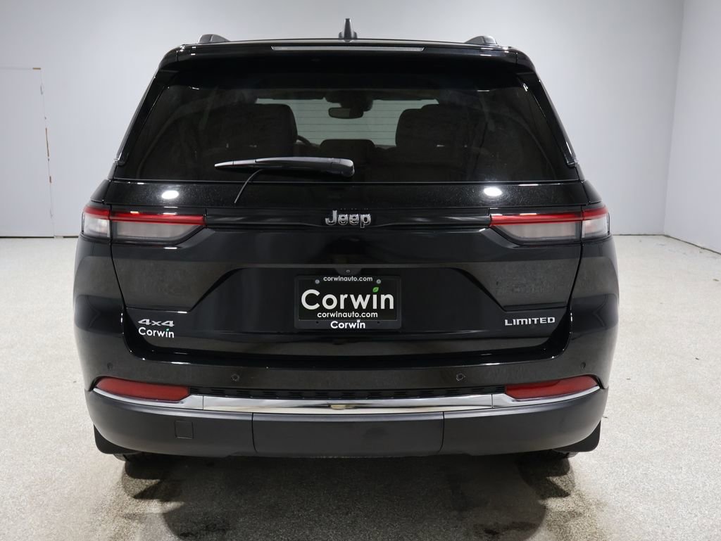 Used 2023 Jeep Grand Cherokee Limited image 3