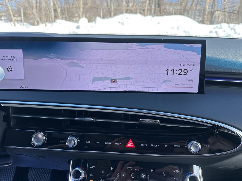 Used 2026 Genesis GV70 2.5T Advanced image 15