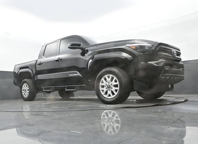 Used 2024 Toyota Tacoma SR5 AWD/4WD image 9