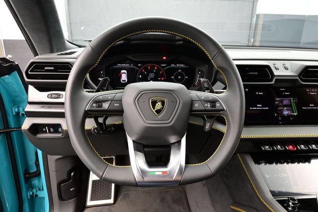 Used 2025 Lamborghini Urus SE AWD/4WD image 8