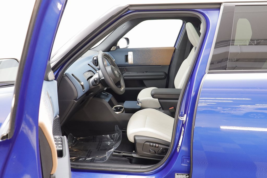 Certified 2025 MINI Cooper Countryman S w/ Comfort Package Max image 6