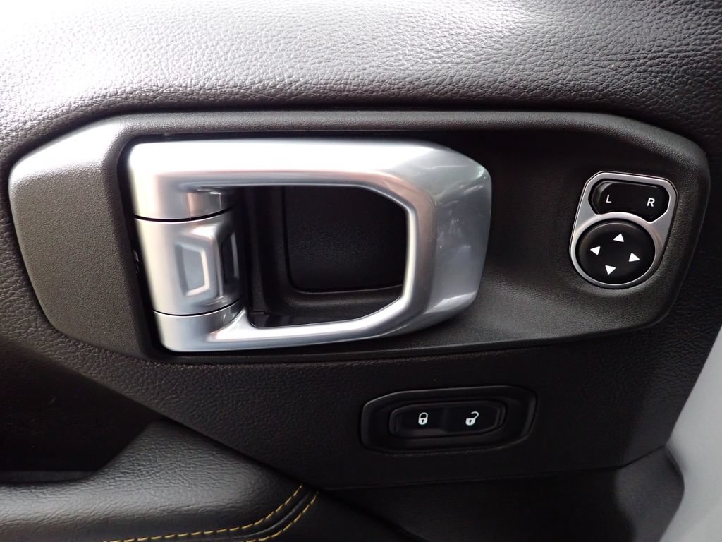 Used 2023 Jeep Gladiator Overland AWD/4WD image 20