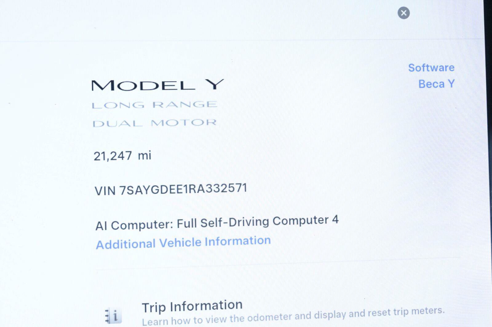 Used 2024 Tesla Model Y Long Range AWD/4WD image 11