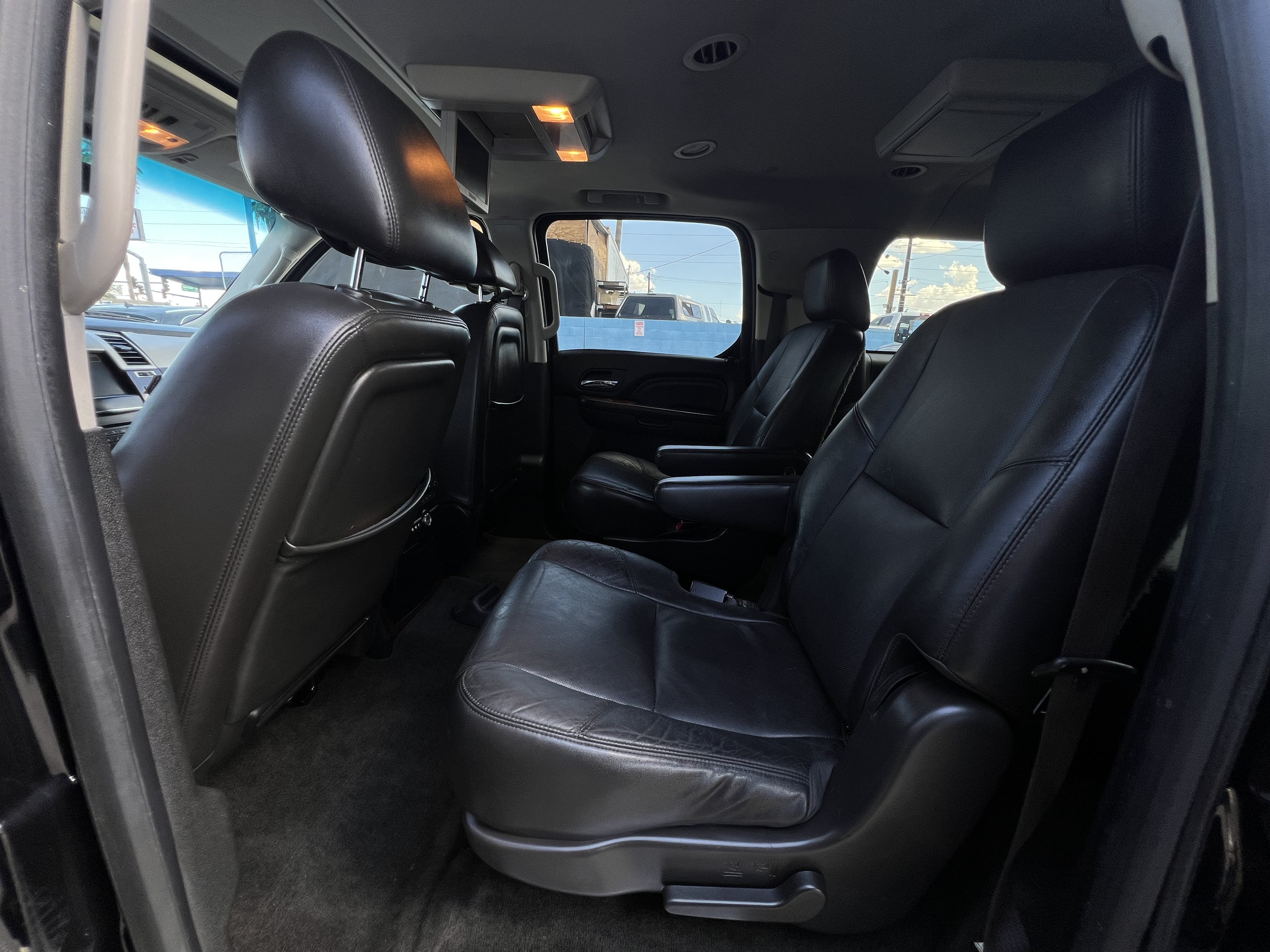 Used 2013 Cadillac Escalade ESV Premium AWD/4WD image 20