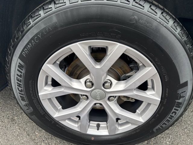 Certified 2022 Jeep Grand Cherokee Limited image 9