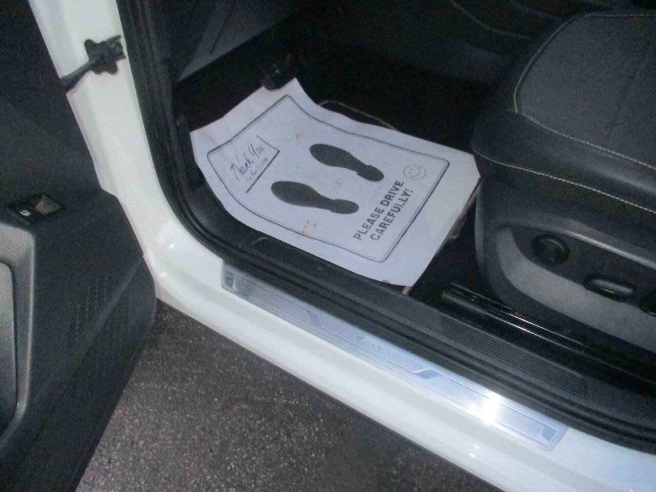 Used 2023 Volkswagen Taos SE image 13